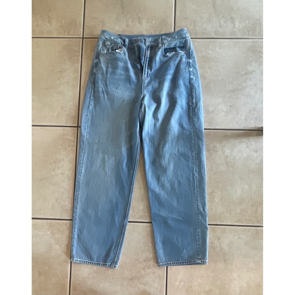 American Eagle High Waisted Baggy Distressed Light Wash Jeans 10 Short